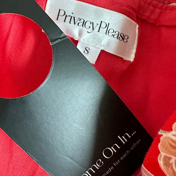 Revolve Red Linen Romper Tropical SMALL Cottage Vacation Privacy Please $178 NEW - Picture 7 of 7